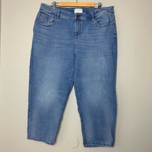 Lane Bryant Light Wash Mid Rise Boyfriend Capri Jeans